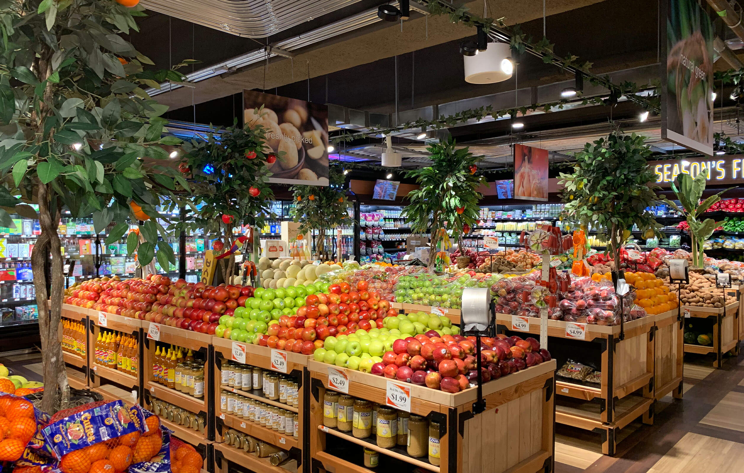 Interior of Fine Fare Supermarket at the GWB Bus Station